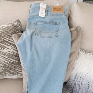 Levi's Signature Jeans Men's40X30 Light wash denim jeans regular taper. E2